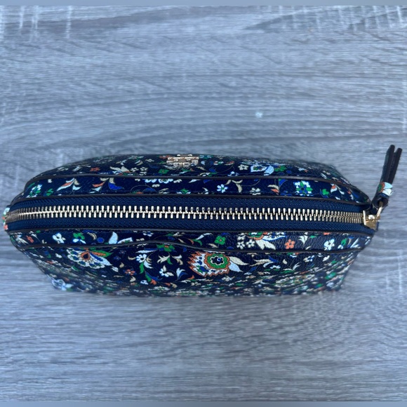 Tory Burch Kerrington Cosmetic Case - Picture 17 of 17